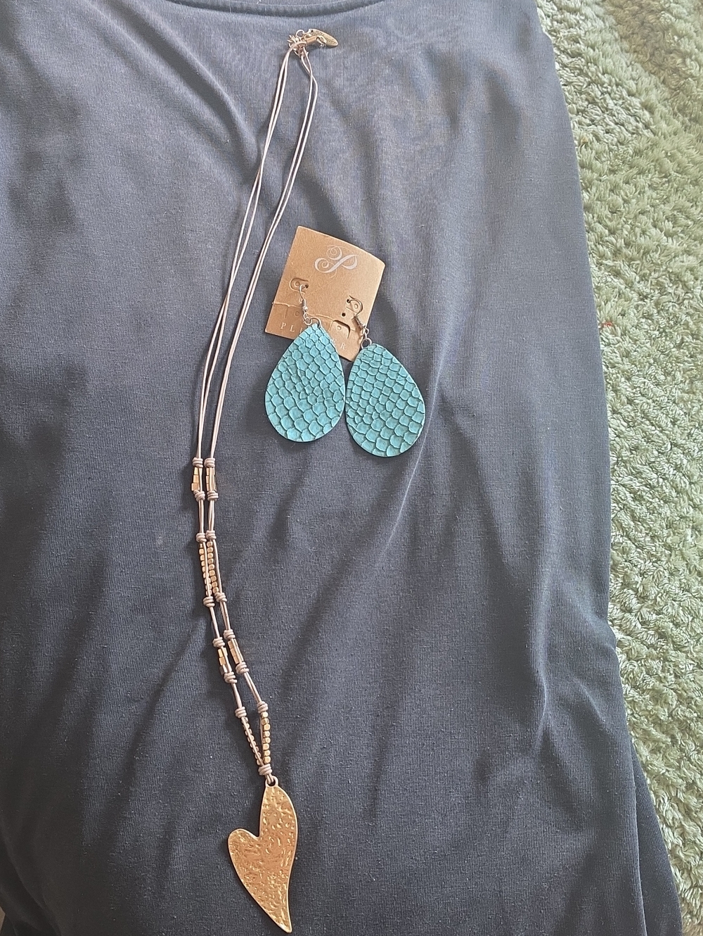 Plunder Turquoise Teardrop Earrings & Gold Heart Pendant Necklace